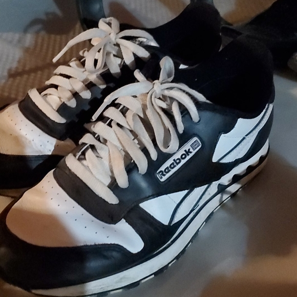 Various men's 8.5 sz shoes - Picture 11 of 13